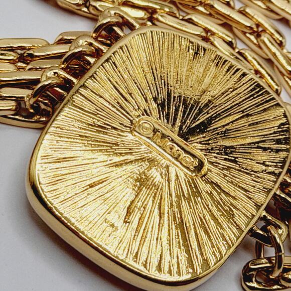 Vintage Monet Cream Cabochon Necklace Gold Plated 18 Inch Signed Pendant - Picture 10 of 13